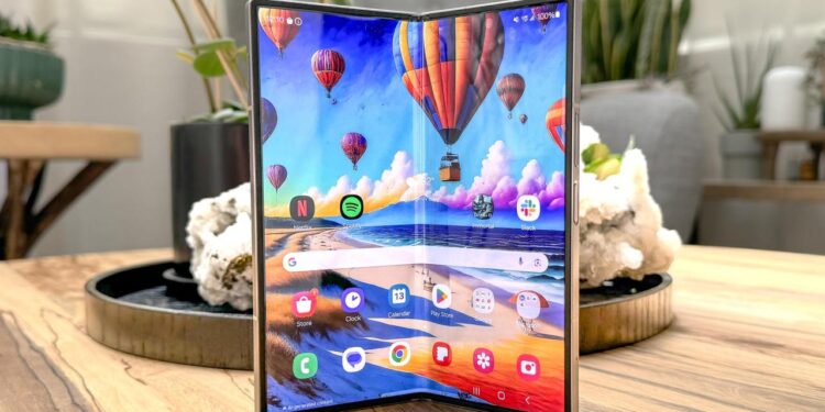 Samsung Crease-Free Foldable OLED Screen